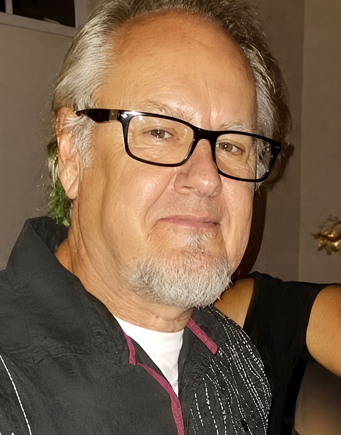 Ken Blakemore painting in his Hilo, Hawaii studio